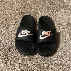 NIKE Benassi Black & Rose Gold Womens Slide Sandals